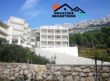 Stan na 4. katu 70 metara od mora u Marušićima