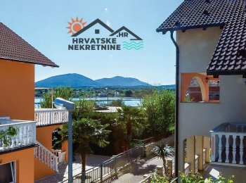 Kuća sa dva apartmana blizu Šibenika