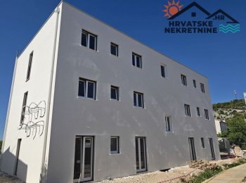 Novi apartmani u uvali uz more