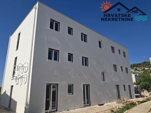 Novi apartmani u uvali uz more